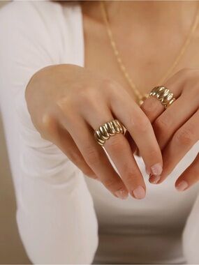 18K Gold Filled Oversized Scalloped Ring | Size 7.5 | Statement Ring | New